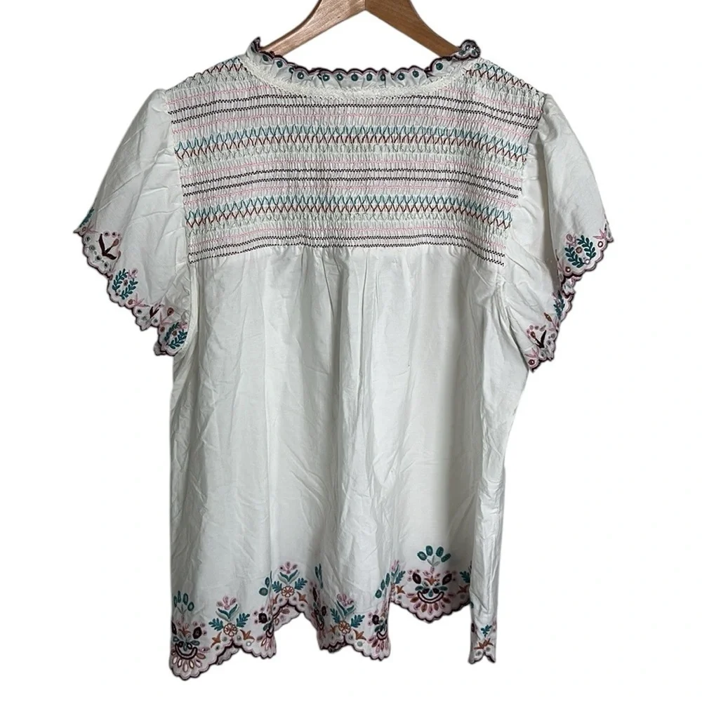 Sterling Reine NWT White Top Short Sleeves Embroidered Size Large
